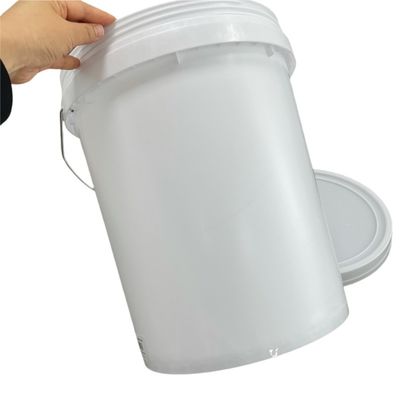 Bottine di plastica da 5 galloni con coperchio a vite e accessori a manico