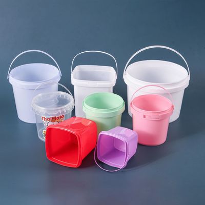 Personalizzare secchi di plastica rotondi da 1L 2L 3L 4L 5L con coperchi e maniglie per lo stoccaggio degli alimenti