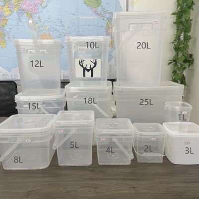 4L 5L 6L 8L 10L Scafo di plastica quadrato con manico e coperchio Personalizzare facilmente i secchi