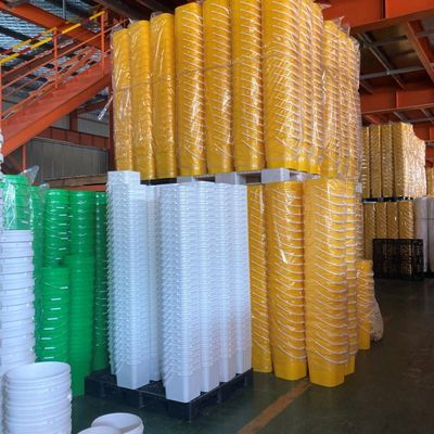 Botti di plastica da 5 galloni: la perfetta combinazione di durata e funzionalità