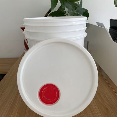 Casse di plastica a prova di manomissione da 5 galloni con coperchio e maniglia Soluzione di stoccaggio essenziale