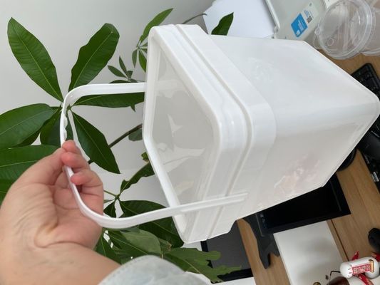 Scafo rotondo o quadrato personalizzare 3L cubo di plastica quadrato con facile apertura e chiusura del coperchio