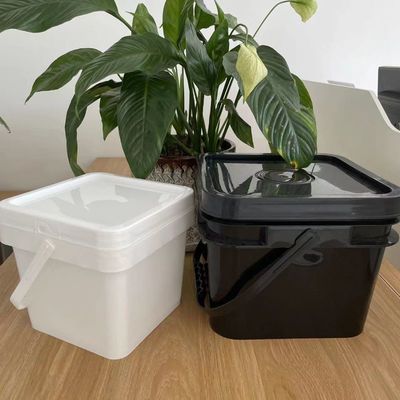 2 galloni di secchio di plastica quadrata con coperchio e manico