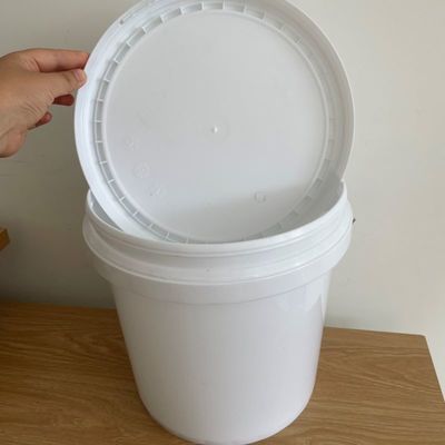 Strumento personalizzato 2L 5L 8L 10L 20L 25L 5 galloni secchio di plastica con coperchio e maniglia durevole