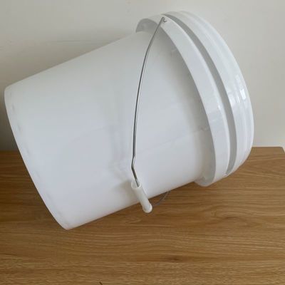 Strumento personalizzato 2L 5L 8L 10L 20L 25L 5 galloni secchio di plastica con coperchio e maniglia durevole