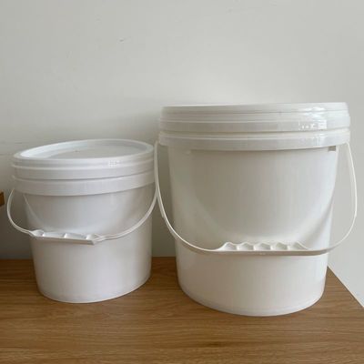Botti di plastica rotondi o quadrati da 5 litri con maniglia di ferro personalizzabili e durevoli