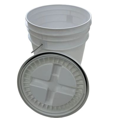 Barattolo rotondo in plastica a prova di perdite da 5 galloni e 6 galloni con manico personalizzato per le vostre esigenze