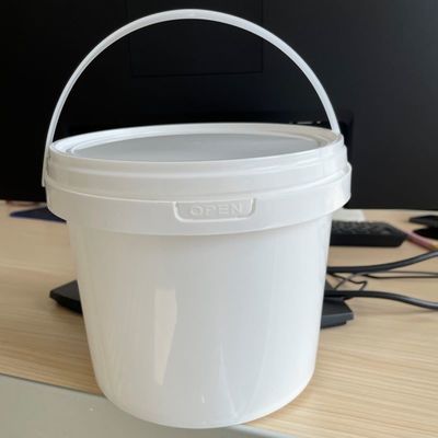Materiale polipropilene Contenitore alimentare rotondo o quadrato 3L 5L con coperchio Bottile di plastica