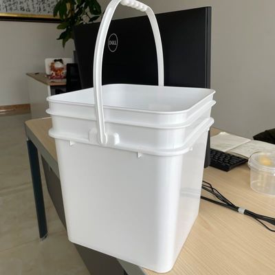 Personalizza vasche da 5 galloni con soluzione versatile di secchi quadrati in plastica durevole