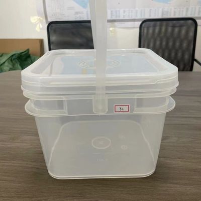 Scafo di plastica quadrato da 2 galloni per una soluzione di stoccaggio facile e conveniente