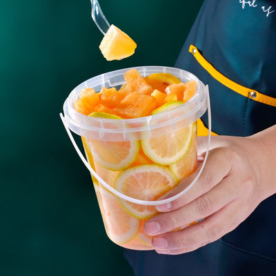 Fornitura di secchioni industriali da 500 ml di plastica bianca o trasparente con coperchio e maniglia