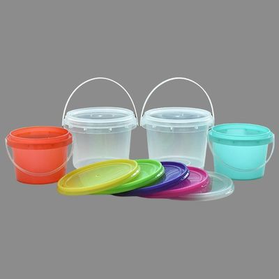 Botti di plastica personalizzati da 300 ml a 500 ml a 750 ml con coperchio per gelato di yogurt pasta di aglio e salsa