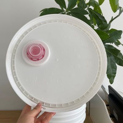 Barattolo di plastica rotondo e durevole da 18 litri e 5 galloni con coperchio per imballaggi di vernice